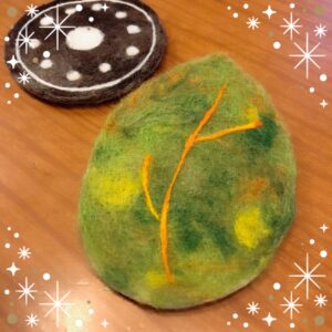 羊毛フェルト「葉っぱのコースター」